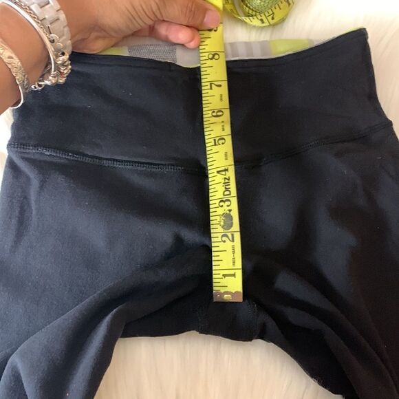 Lululemon Wunder Under Crop *Reversible Size 2 - Picture 12 of 14